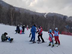 -亚布力新体委滑雪场