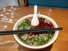 -伊京轩兰州牛肉面(闹市口店)