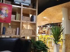 -新华里咖啡书吧(新华书店小寨店)