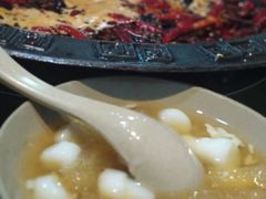 -渝嘴小老弟老火锅(华新村店)