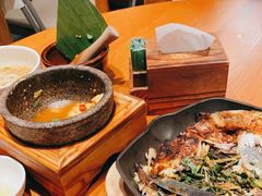 -云海肴·汽锅鸡·云南菜(天山百盛优客店)