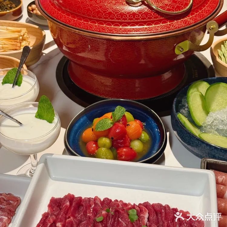 圣诞季约会 艾特饭搭子梧桐树下温暖滋味