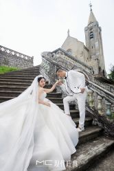 -现代经典婚纱摄影