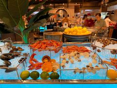 -广州万富希尔顿酒店·感趣自助餐厅·金秋蟹宴生蚝海鲜刺身