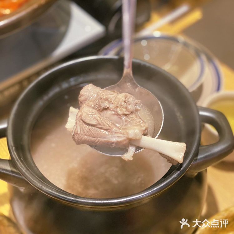 在美食如云的武汉，“肖记公安牛肉鱼杂”久居武汉湖北菜