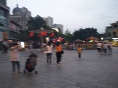 -日月光中心广场