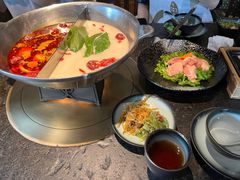 双拼锅底-湊湊火锅·茶憩(新中关购物中心店)