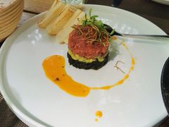 牛肉塔塔配牛油果黑橄榄酱-Solo(衡山路店)