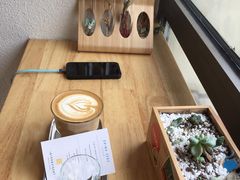 澳白-不正咖啡(万达尊店)