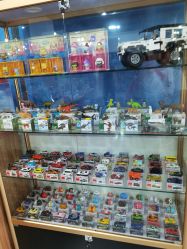 -逝水玩具折扣店