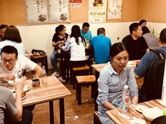 大堂-宝瑞门钉肉饼店