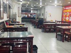 -牛一嘴·兰州牛肉面·大盘鸡(财富中心店)