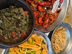 -巴厘龙虾·榜首油焖大虾(音乐学院·沿江酒馆店)