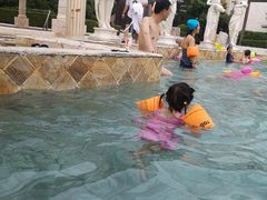 -泉城欧乐堡戏水湾艺术养生温泉