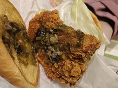 擂椒皮蛋风味鸡腿堡-德克士(聚银时代店)