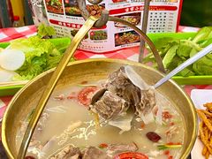 -江湖亮亮蒸虾大排档烤全羊清真(武汉总店)