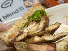 蜂蜜酱香鸡肉三明治-blend咖啡部落(卓悦中心店)