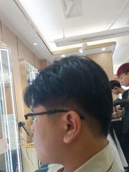 -一東造型烫发染发