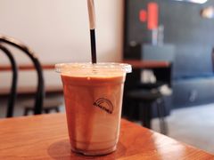 Latte-black rainbow coffee