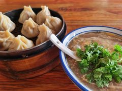 灌湯包-罗卜李包子羊肉汤