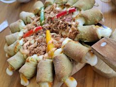 金枪鱼芝士卷边披萨-MT麦如麦立送(五矿live店)