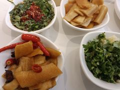 酸爽萝卜皮-牛小灶牛杂煲(北京路店)