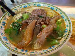 -金杨拉面王小吃面馆·牛三宝面·红烧牛肉粉