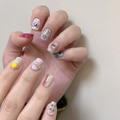 -花岐款式专研健康美甲沙龙