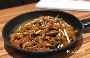 Master Dry-Fried Beef Rice Noodles