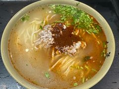 -亮亮面馆(经六路店)