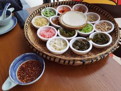 -包整·丝娃娃(一览甲秀楼风景店)