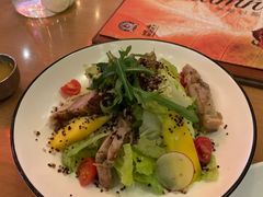 芒果烤鸡藜麦沙拉-MR.ROCKY洛奇先生RESTAURANT&BAR(宝安壹方城店)