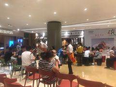 等位区-海底捞火锅(关山保利店)