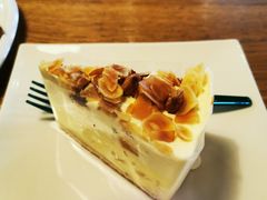 坚果酸奶慕斯蛋糕-星巴克臻选(济南万达店)