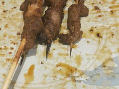烤新疆羊肉串-何师烧烤Pro ·江湖川菜·小龙虾·精酿(太古里旗舰店)