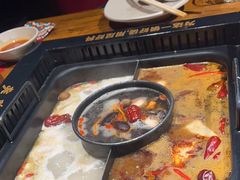 -老牌坊云南鱼豆花火锅(哈西万达店)