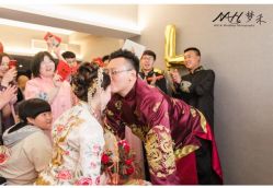 点击看大图 -觅白婚纱礼服馆