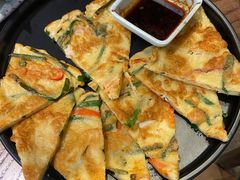 海鲜葱饼-明洞阿姨·韩式酱蟹烤肉·创意料理(三元桥店)