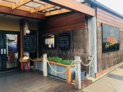 -12 Rocks Beach Bar Cafe