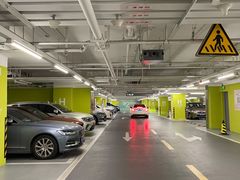 -前滩太古里木区停车场