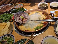 -洱火云南酸菜牛肉火锅(石景山当代商城店)