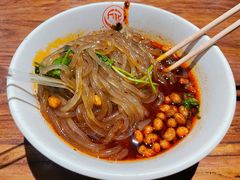万记特色酸辣粉-万记麻辣烫国展总店