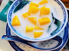 蓝水晶-广信牛奶甜品世家(台东店)