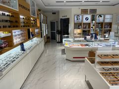 -光明眼镜·蔡司授权(九亭U天地店)