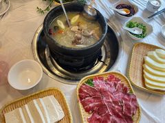 -鲁朗纳麦石锅鸡庄园