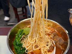 招牌红烧牛肉面-食惠里小笼包面馆(越秀店)