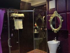 -天鹅恋主题酒店(光谷广场步行街店)