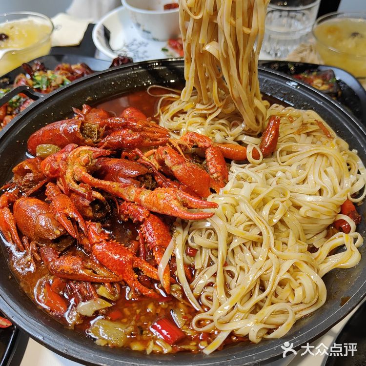 超级容易嗦手指的小龙虾