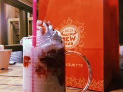 草莓拿铁-Cafe Alice咖啡爱丽丝(奥城店)