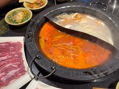 -宽板凳老灶火锅(台湾街店)